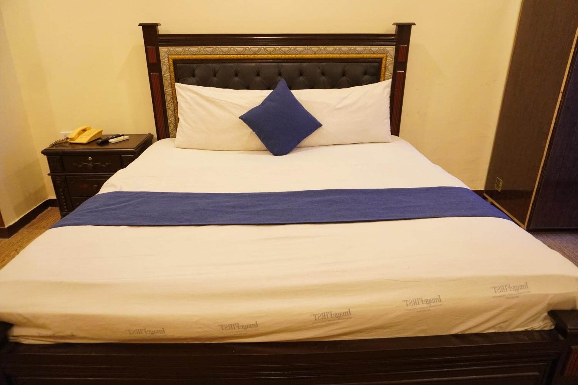 National Hotel Лахор Экстерьер фото