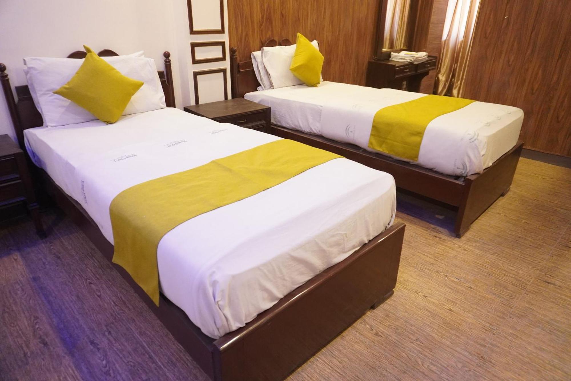 National Hotel Лахор Экстерьер фото