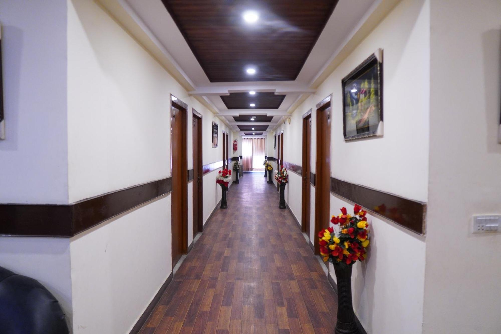 National Hotel Лахор Экстерьер фото